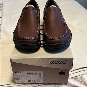 Ecco Men’s Slip-On Loafers in Mahogany Brown